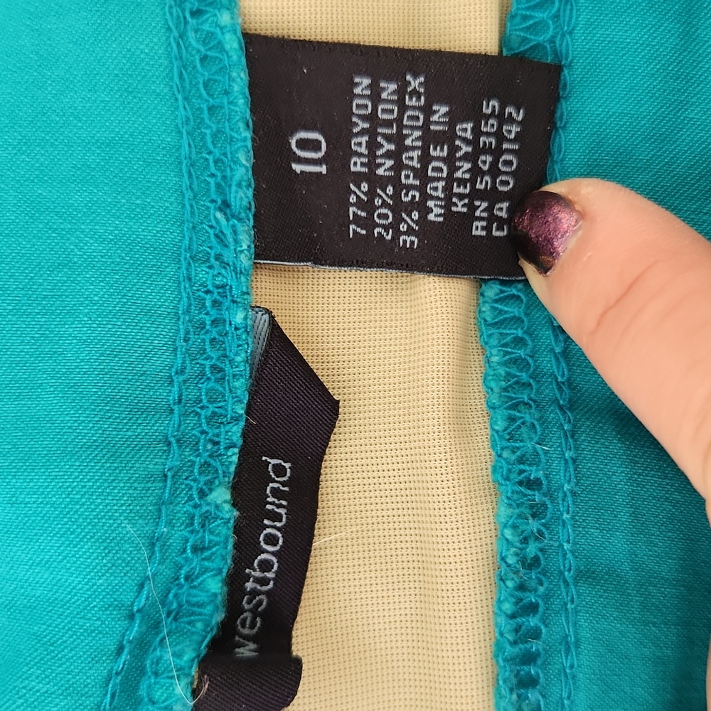 Turquoise Capris - Picture 4 of 9